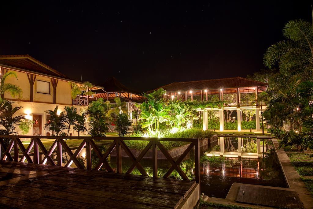 Ranna 212 Beach Resort Kahandamodara Kültér fotó