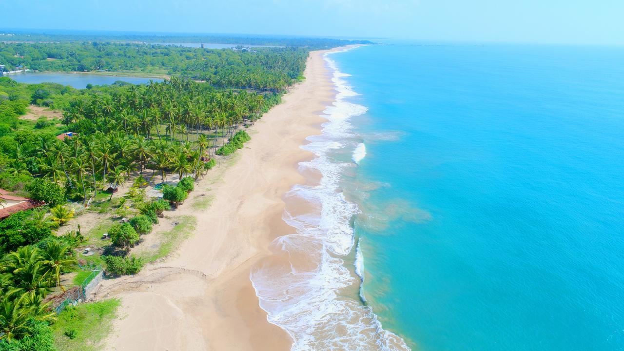 Ranna 212 Beach Resort Kahandamodara Kültér fotó