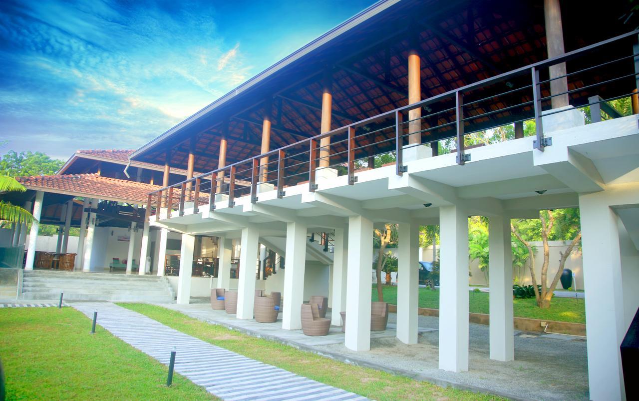 Ranna 212 Beach Resort Kahandamodara Kültér fotó